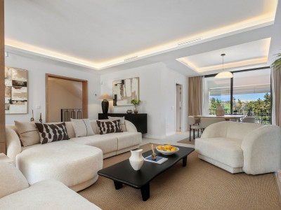 Town House for sale in Nueva Andalucia