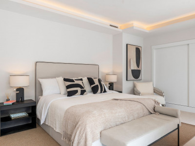 Town House for sale in Nueva Andalucia