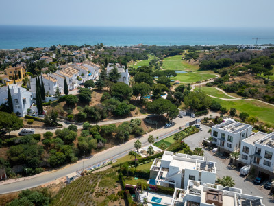 Einfamilienhaushälfte zum Verkauf in Cabopino, Marbella Ost