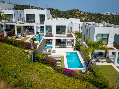 Einfamilienhaushälfte zum Verkauf in Cabopino, Marbella Ost