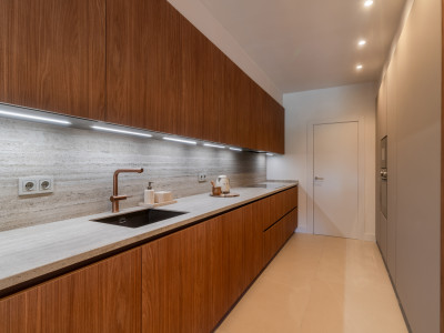 Town House for sale in Last Green, Nueva Andalucia