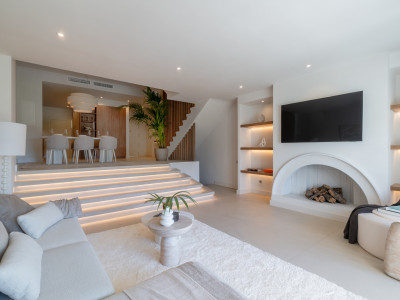 Town House for sale in Last Green, Nueva Andalucia