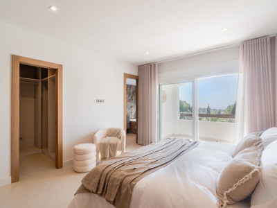 Town House for sale in Last Green, Nueva Andalucia