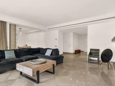 Апартамент в продаже в Los Monteros, Восточная Марбелья