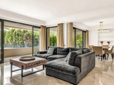 Апартамент в продаже в Los Monteros, Восточная Марбелья