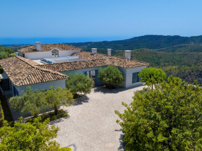 Villa for sale in Monte Mayor, Benahavis