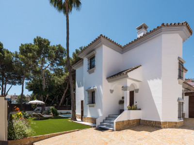 Villa zum Verkauf in Altos del Rodeo, Nueva Andalucia