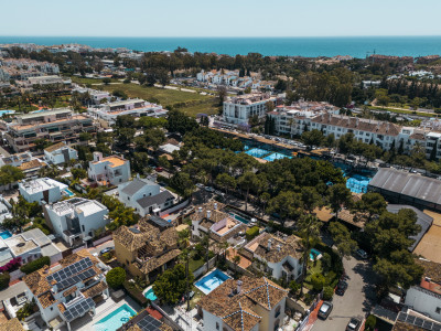 Villa zum Verkauf in Altos del Rodeo, Nueva Andalucia
