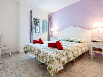 Ground Floor Apartment for sale in Las Gaviotas, Marbella - Puerto Banus
