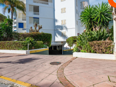 Ground Floor Apartment for sale in Las Gaviotas, Marbella - Puerto Banus