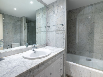 Ground Floor Apartment for sale in Las Gaviotas, Marbella - Puerto Banus