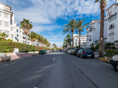 Ground Floor Apartment for sale in Las Gaviotas, Marbella - Puerto Banus