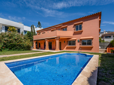 Villa for sale in Casablanca, Marbella Golden Mile