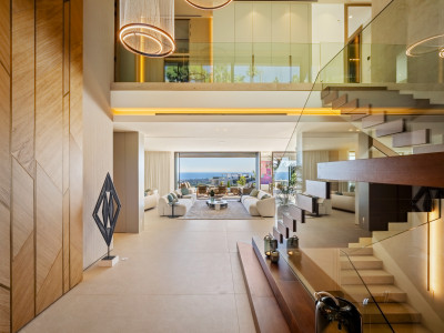 Villa en venta en El Madroñal, Benahavis