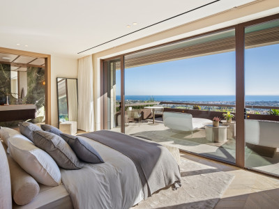 Villa en venta en El Madroñal, Benahavis