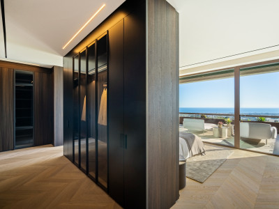 Villa en venta en El Madroñal, Benahavis