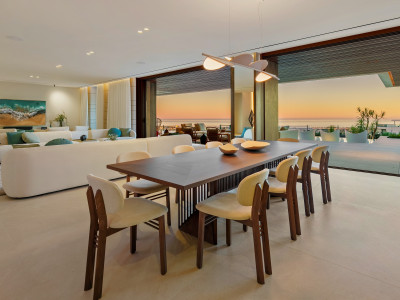 Villa en venta en El Madroñal, Benahavis