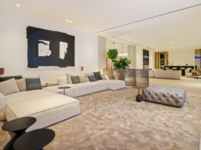 Villa en venta en El Madroñal, Benahavis