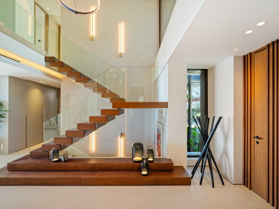 Villa en venta en El Madroñal, Benahavis