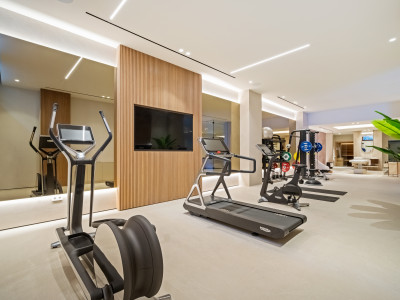 Villa en venta en El Madroñal, Benahavis