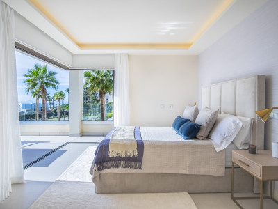 Villa for sale in Velaya, Estepona