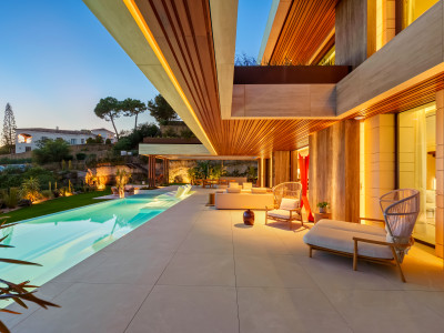 Villa en venta en El Madroñal, Benahavis