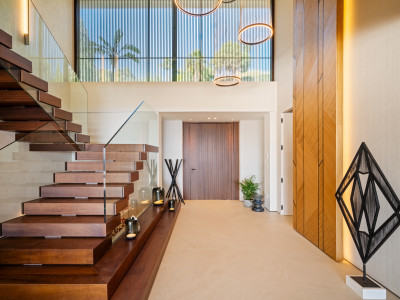 Villa en venta en El Madroñal, Benahavis