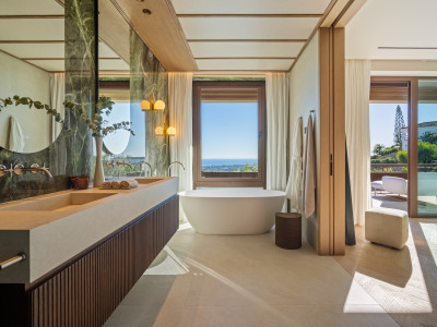 Villa en venta en El Madroñal, Benahavis