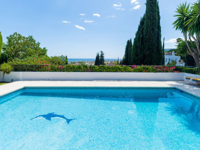 Villa Pareada en venta en Paraiso Alto, Benahavis