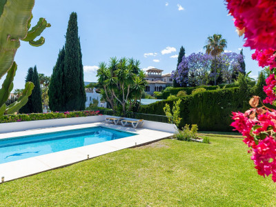 Villa Pareada en venta en Paraiso Alto, Benahavis