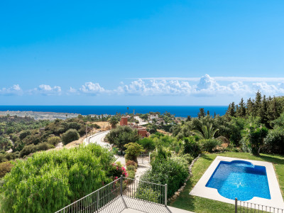 Villa en venta en Selwo, Estepona