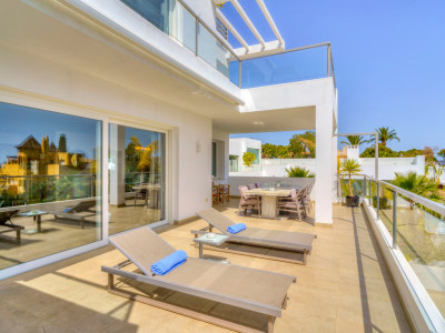 Villa en venta en El Rosario, Marbella Este