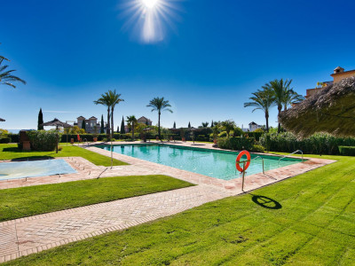 Apartamento en venta en Four Seasons, Benahavis