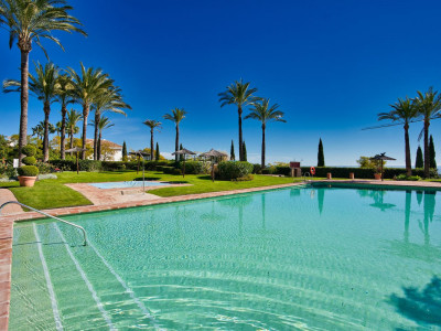 Apartamento en venta en Four Seasons, Benahavis