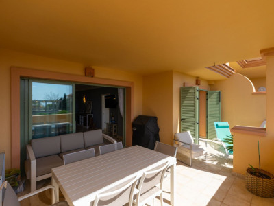 Apartamento en venta en Four Seasons, Benahavis