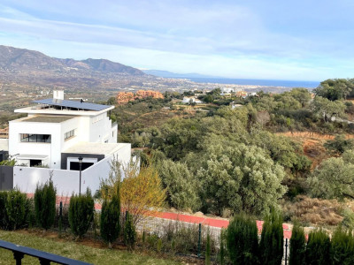 Villa for sale in La Mairena, Marbella East