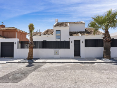 Villa for sale in Las Chapas, Marbella East