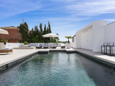 Villa for sale in Las Chapas, Marbella East