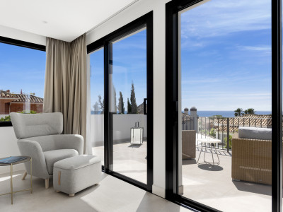 Villa for sale in Las Chapas, Marbella East