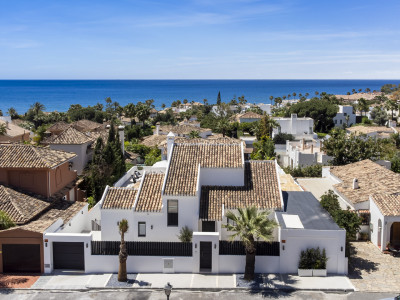 Villa for sale in Las Chapas, Marbella East