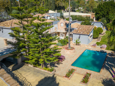 Villa for sale in Fuente del Espanto, Benahavis