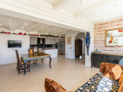 Villa for sale in Fuente del Espanto, Benahavis