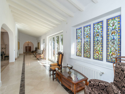 Villa for sale in Fuente del Espanto, Benahavis