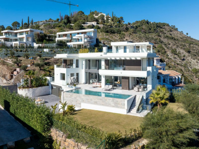 Villa en venta en Lomas de La Quinta, Benahavis