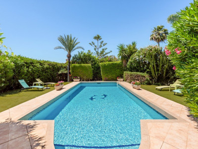 Villa en venta en El Rosario, Marbella Este