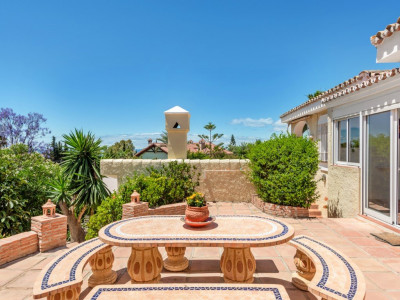 Villa en venta en El Rosario, Marbella Este