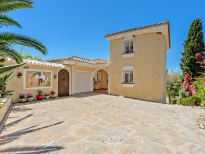 Villa en venta en El Rosario, Marbella Este