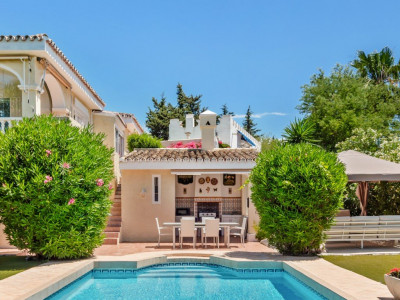 Villa en venta en El Rosario, Marbella Este