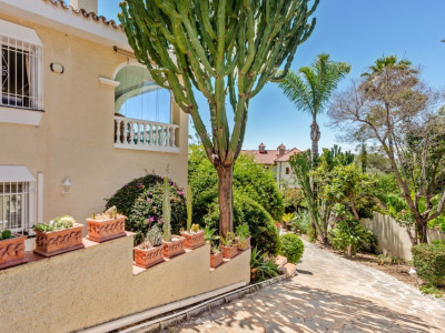 Villa en venta en El Rosario, Marbella Este