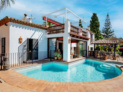 Villa en venta en Valdeolletas, Marbella